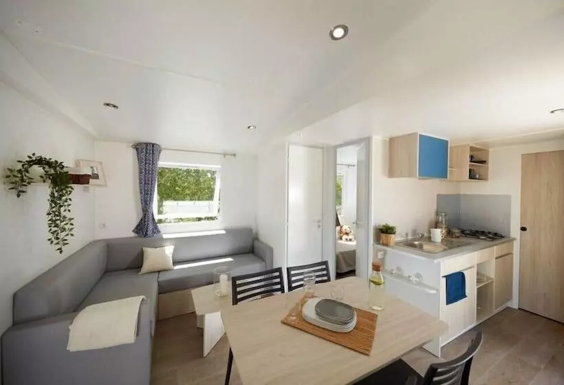 ホテル Camping Campilo