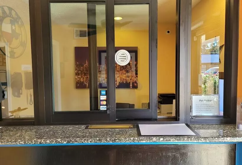 Motelli Coldspring Inn