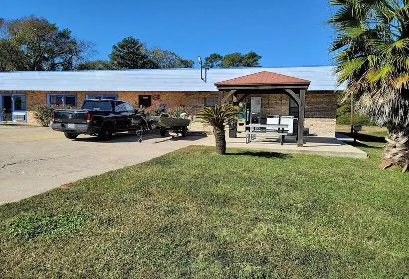 Motelli Coldspring Inn