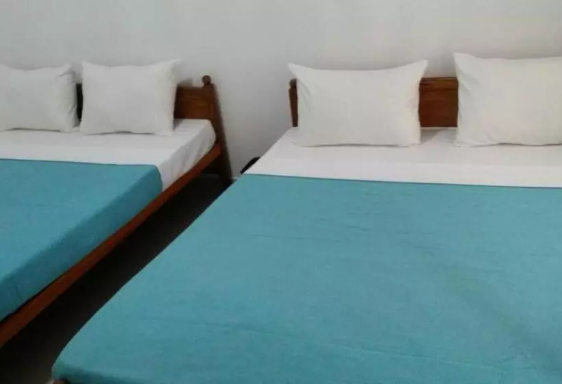 Tea Breeze Motel