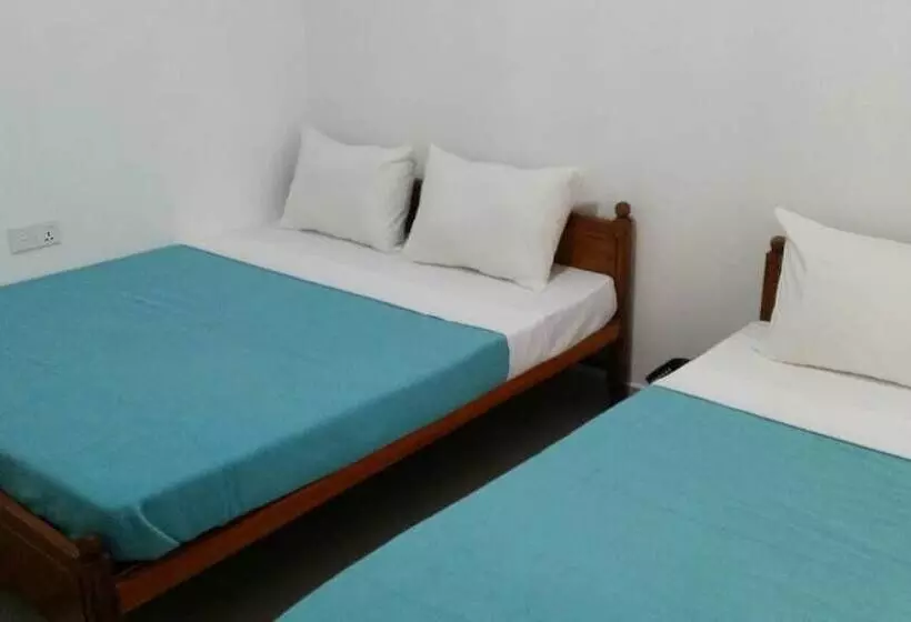Tea Breeze Motel