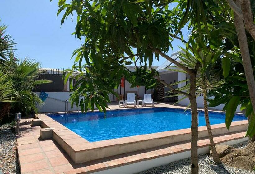 פנסיון Casa Bambu Apartresort