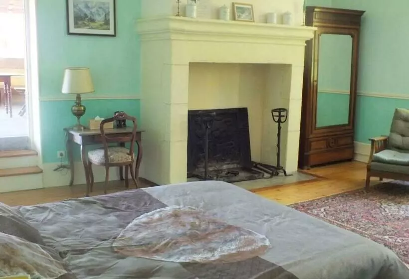 ペンション Chateau Du Donjon