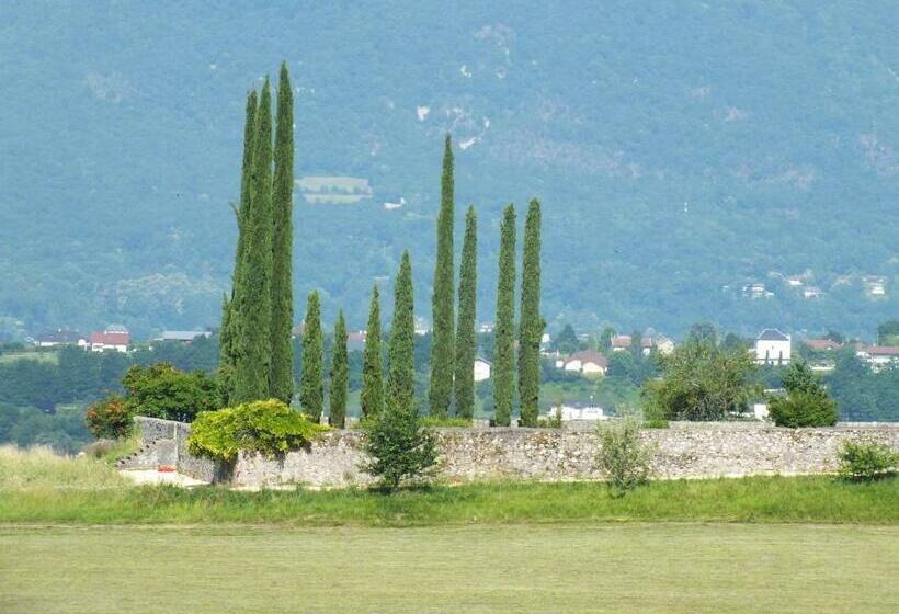 פנסיון Chateau Du Donjon