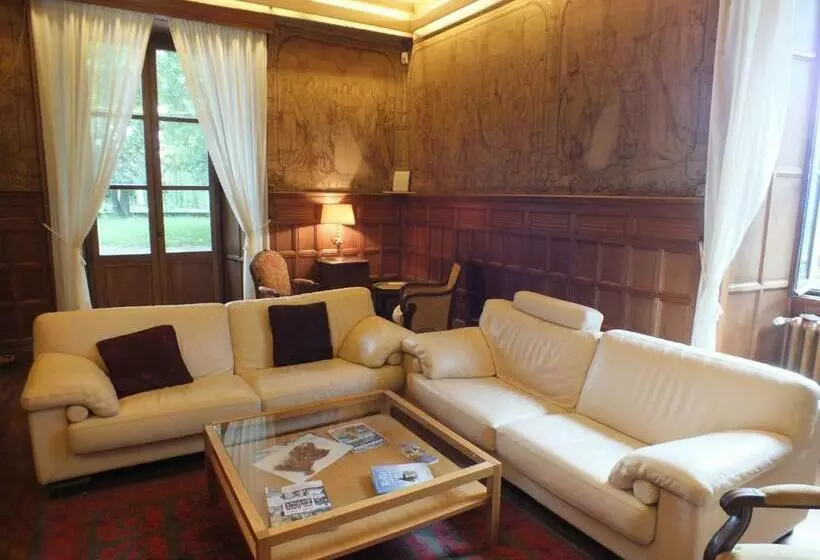 ペンション Chateau Du Donjon