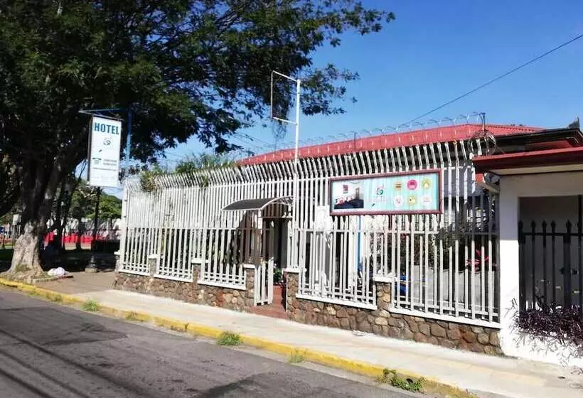 هتل Santamaria