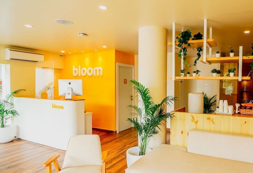 Bloom Hotel   Worli