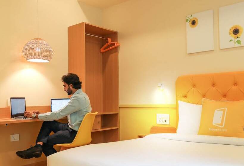 Bloom Hotel   Worli