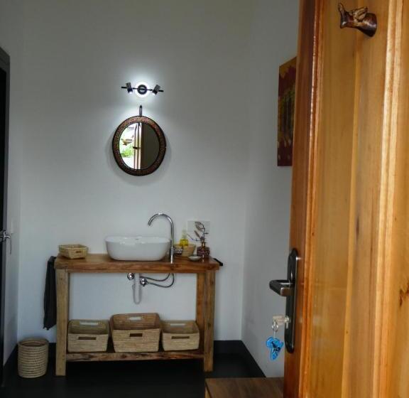 هاستل Hakuna Woga Inn