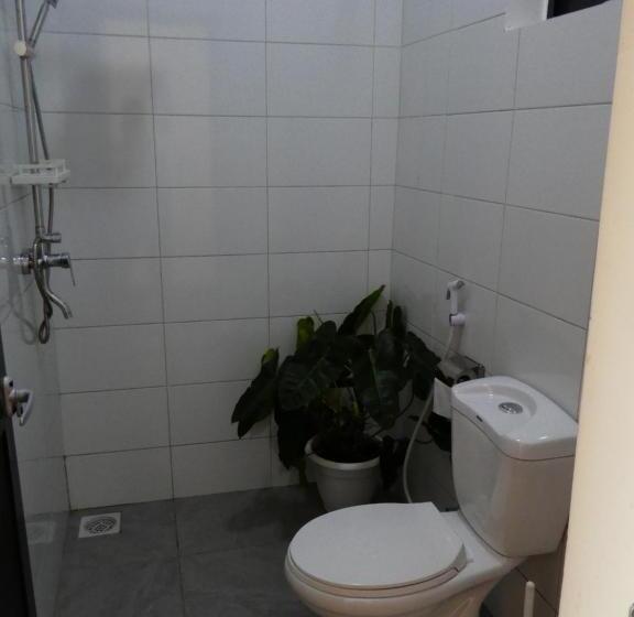 هاستل Hakuna Woga Inn