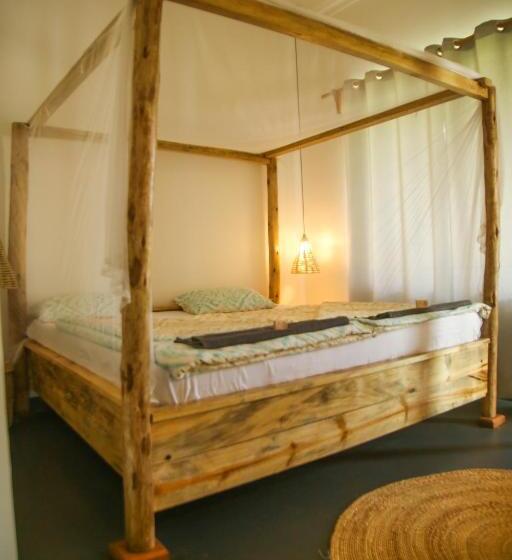 هاستل Hakuna Woga Inn