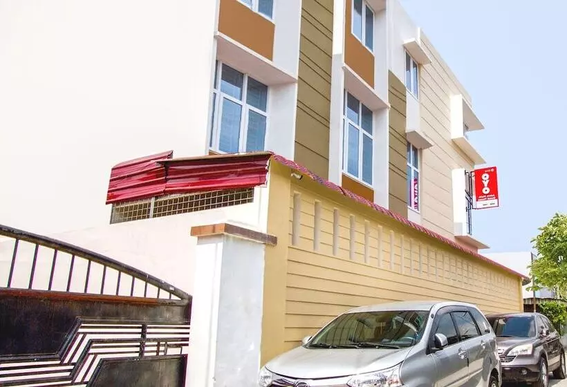 ホテル Adam Malik Guesthouse Near Regale Icc Medan Mitra Reddoorz