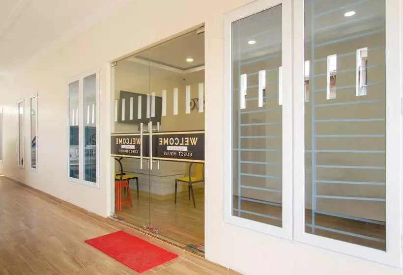 ホテル Adam Malik Guesthouse Near Regale Icc Medan Mitra Reddoorz