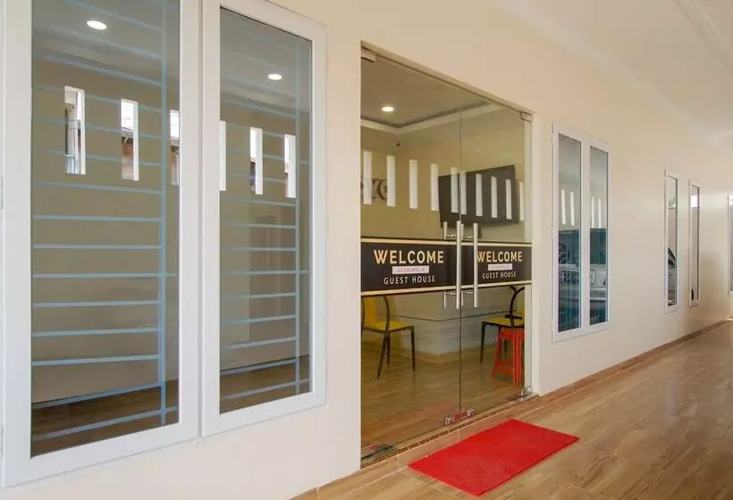 ホテル Adam Malik Guesthouse Near Regale Icc Medan Mitra Reddoorz