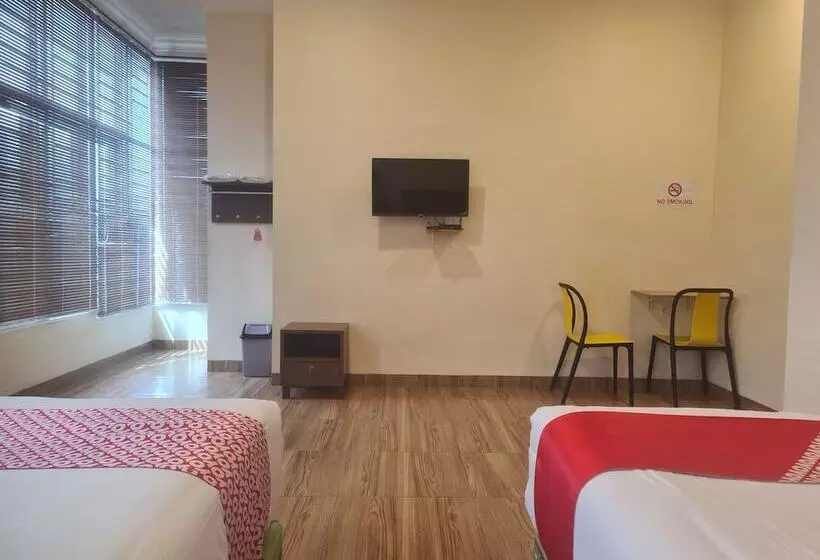 ホテル Adam Malik Guesthouse Near Regale Icc Medan Mitra Reddoorz