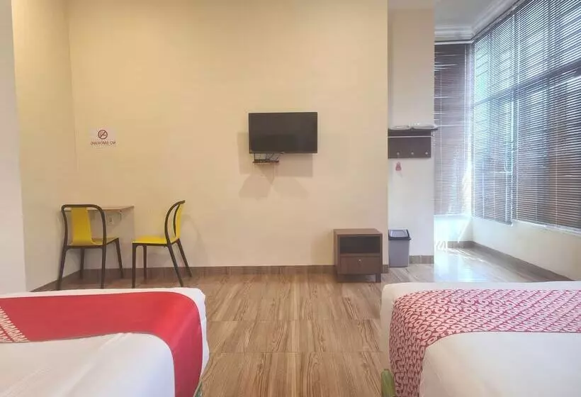 ホテル Adam Malik Guesthouse Near Regale Icc Medan Mitra Reddoorz
