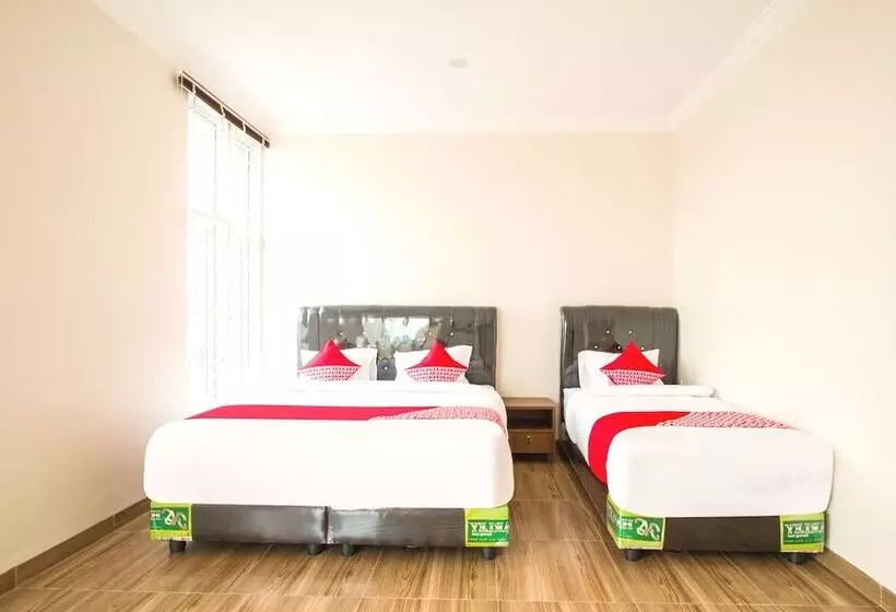 ホテル Adam Malik Guesthouse Near Regale Icc Medan Mitra Reddoorz