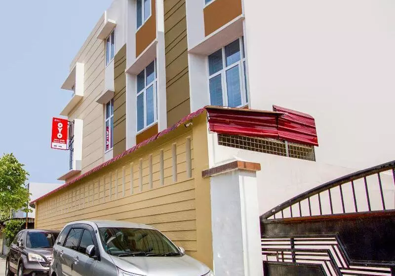 ホテル Adam Malik Guesthouse Near Regale Icc Medan Mitra Reddoorz