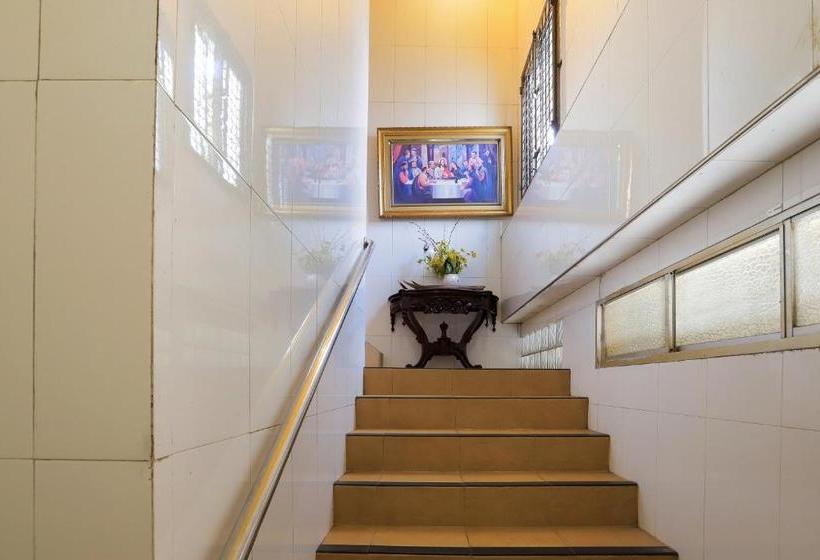 Hotel Oyo 3375 Sumatera Agustinekost