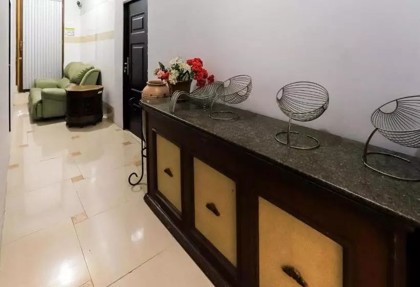 Hotelli Oyo 3375 Sumatera Agustinekost