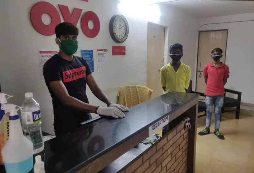 ホテル Oyo 70282 Soham Service Apartment