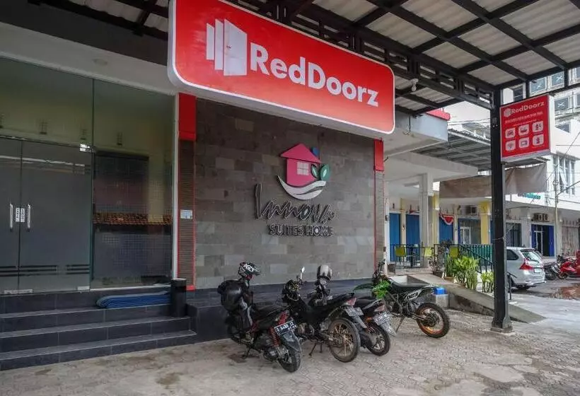 ホテル Reddoorz Near Taman Pantai Alam Indah Tegal