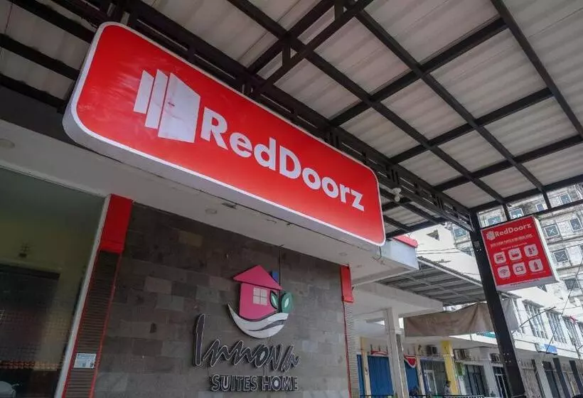 ホテル Reddoorz Near Taman Pantai Alam Indah Tegal