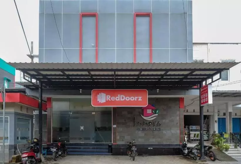ホテル Reddoorz Near Taman Pantai Alam Indah Tegal
