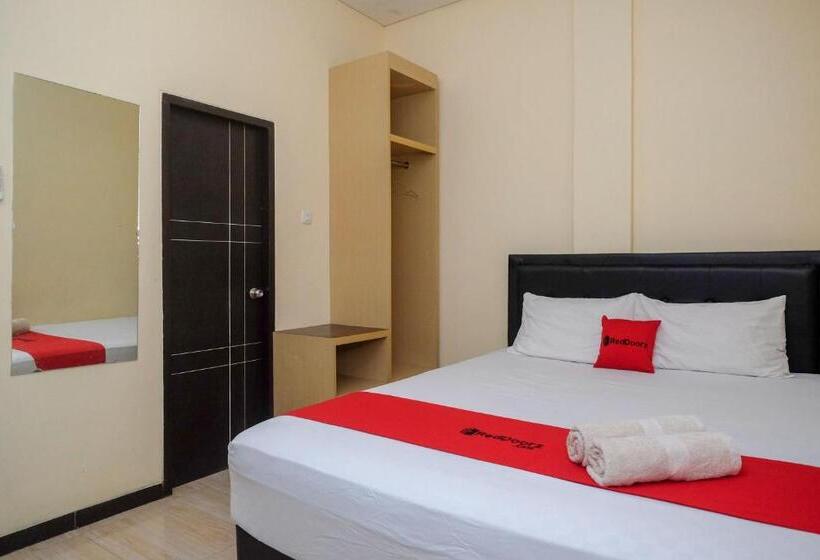 Szálloda Reddoorz Near Taman Pantai Alam Indah Tegal