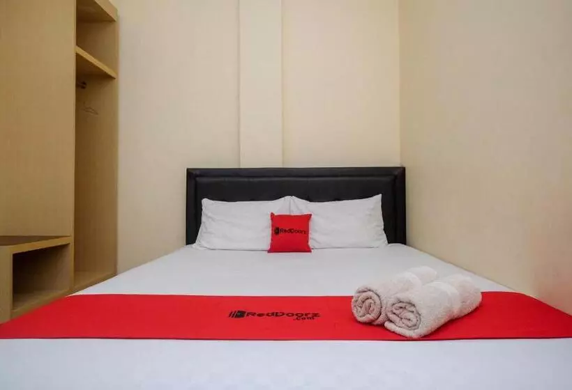 ホテル Reddoorz Near Taman Pantai Alam Indah Tegal