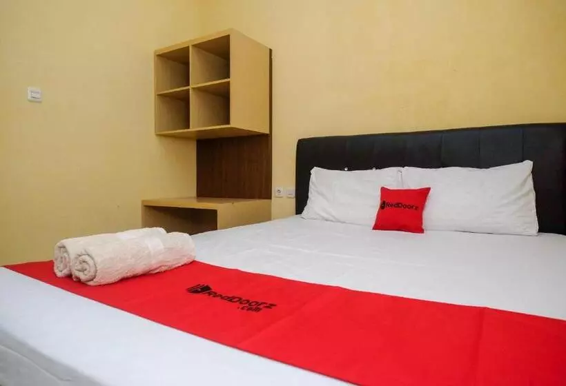 ホテル Reddoorz Near Taman Pantai Alam Indah Tegal