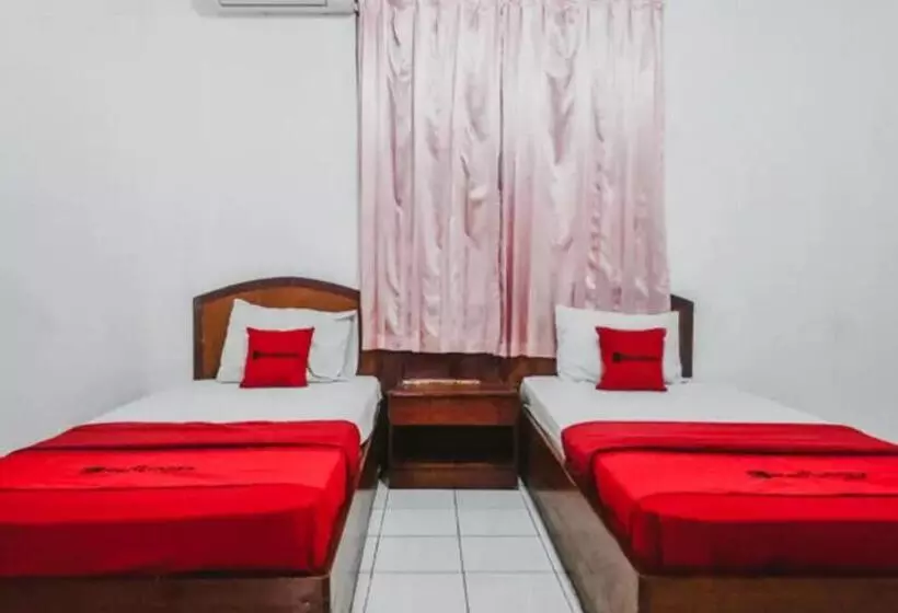 Hotelli Reddoorz Plus At Megamendung Puncak Bogor