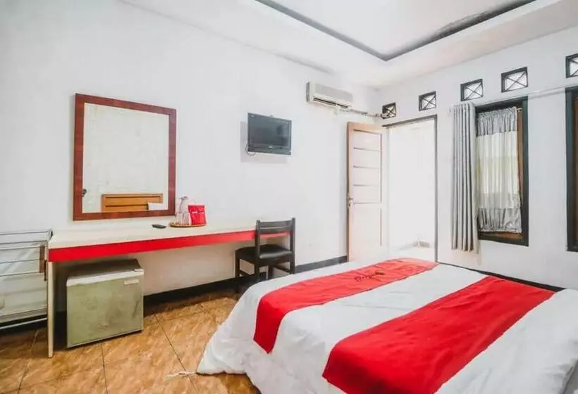 Hotelli Reddoorz Plus At Megamendung Puncak Bogor