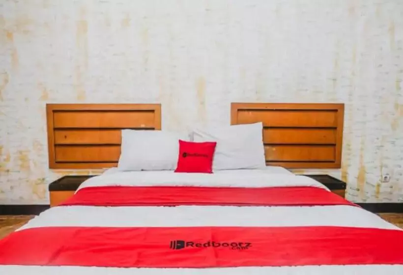 Hotelli Reddoorz Plus At Megamendung Puncak Bogor