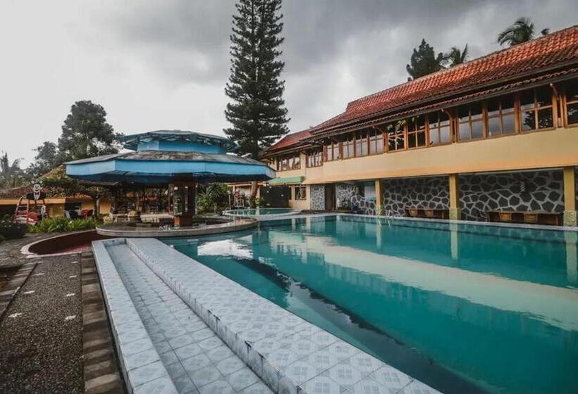 Hotell Reddoorz Plus At Megamendung Puncak Bogor