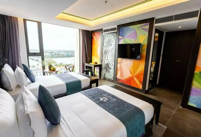 Hotel White Lotus Hue