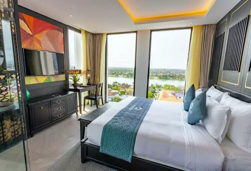 Hotel White Lotus Hue