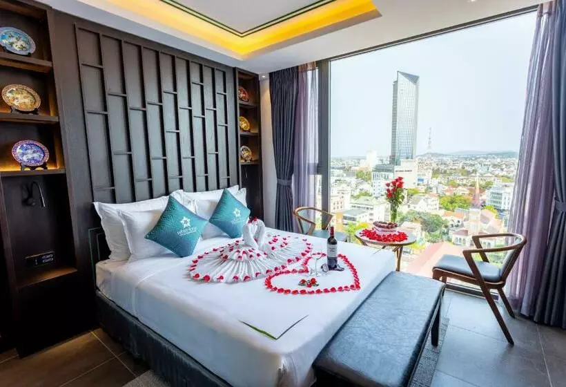 Hotel White Lotus Hue