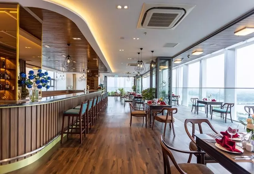 Hotel White Lotus Hue