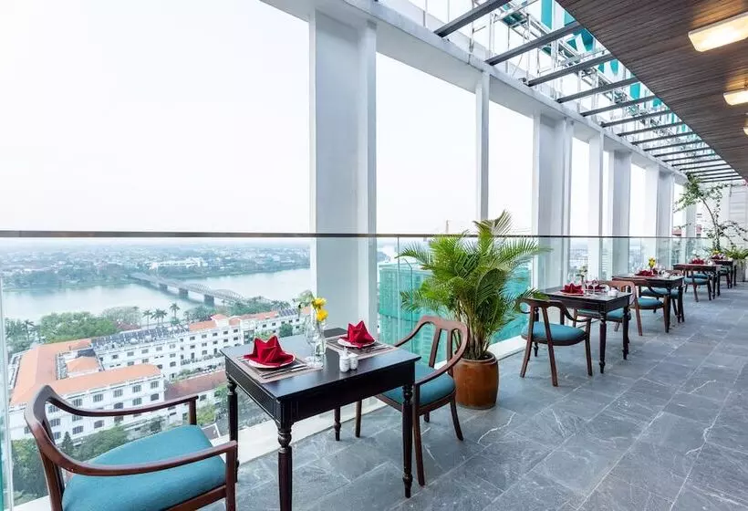 Hotel White Lotus Hue