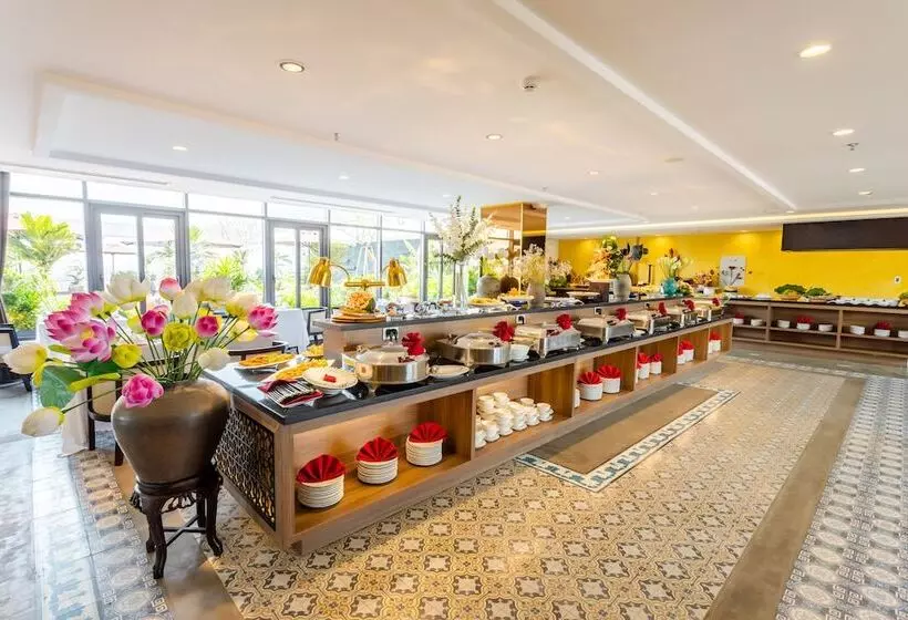 Hotel White Lotus Hue