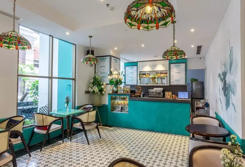 Hotel White Lotus Hue