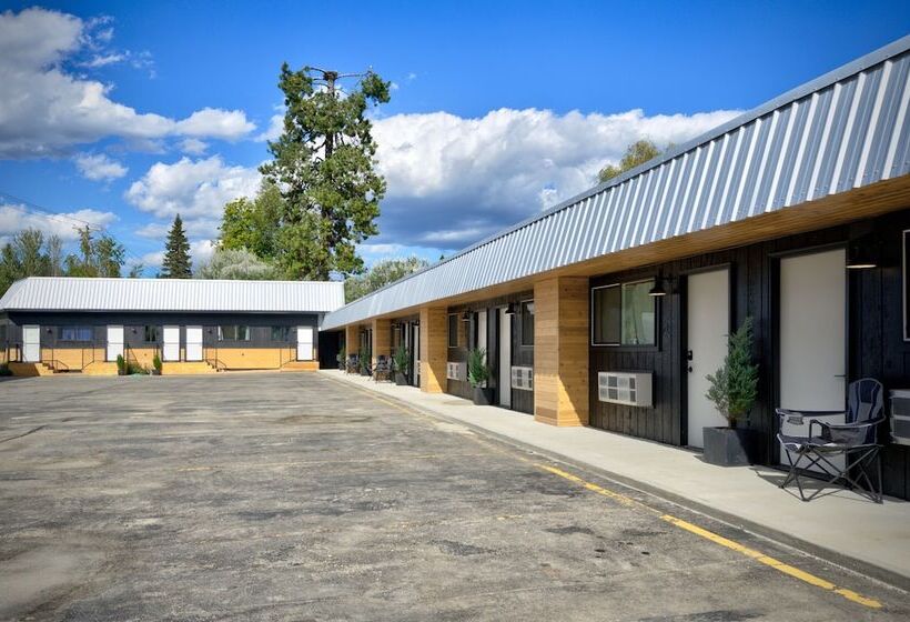 فندق على الطريق Outdoors Inn