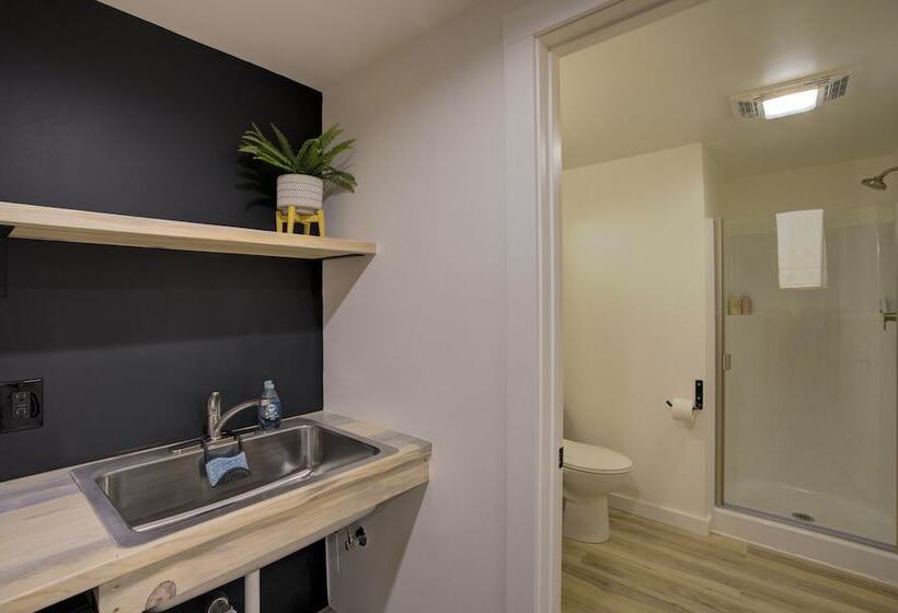 فندق على الطريق Outdoors Inn