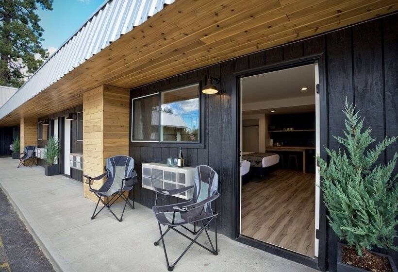 فندق على الطريق Outdoors Inn