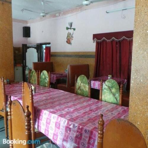 Paradise Hotel For Couples