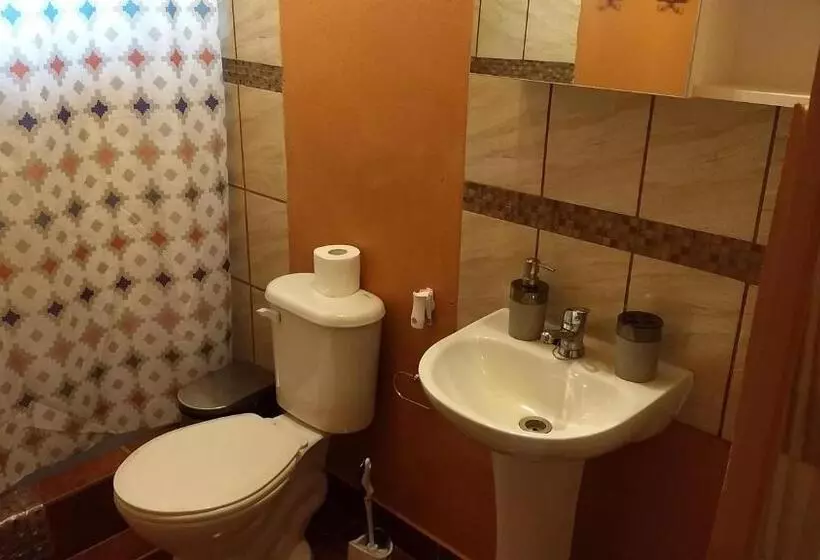 پانسیون Hostal Yurak