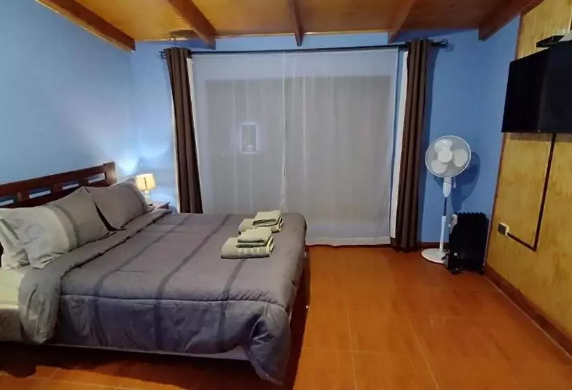 پانسیون Hostal Yurak