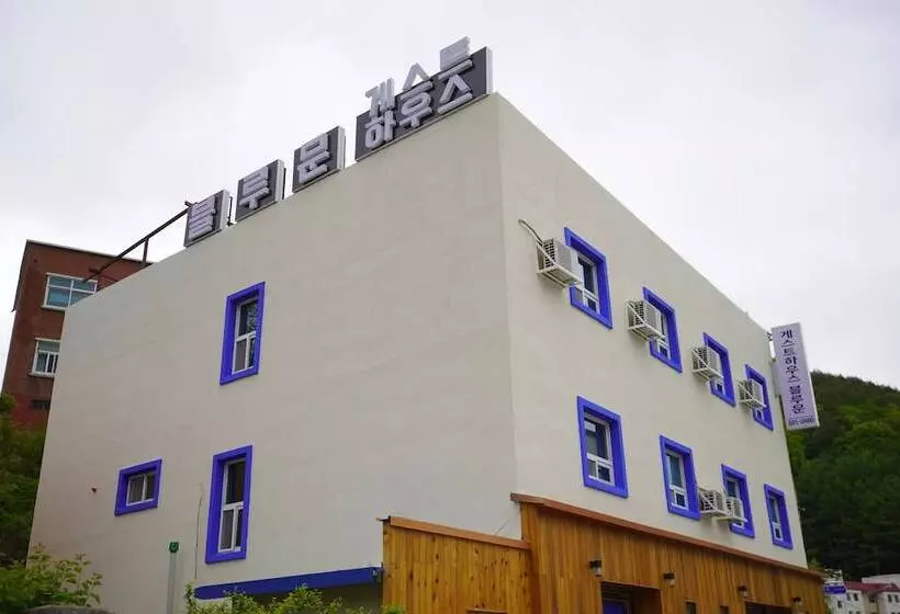 Bluemoon Guest House   Hostel