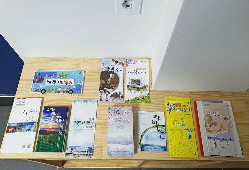 Bluemoon Guest House   Hostel